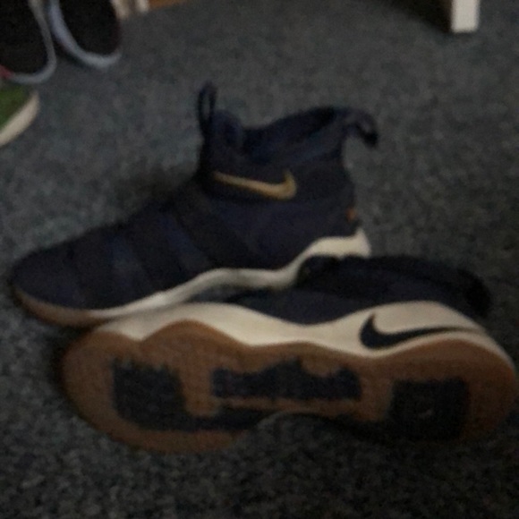 These are used Lebron soilder 11’s. - Picture 2 of 4